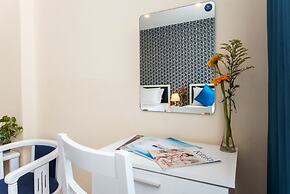 Senses Central Hotel