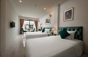 Senses Central Hotel