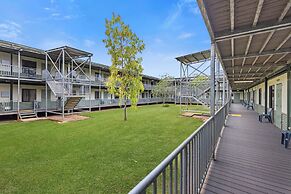 Victoria Accommodation Village