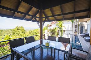 4-BR Seaview Villa with Large Pool at Surin Beach