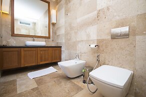 4-BR Seaview Villa with Large Pool at Surin Beach