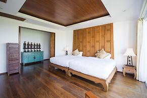 4-BR Seaview Villa with Large Pool at Surin Beach