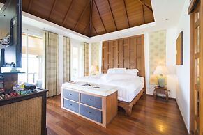 4-BR Seaview Villa with Large Pool at Surin Beach