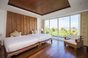 4-BR Seaview Villa with Large Pool at Surin Beach
