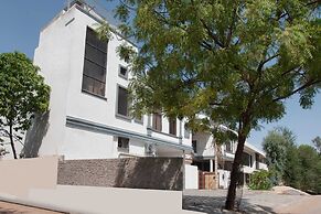 Capital O 30351 S B Excellency