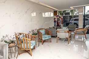 Maroko Bayshore Suites