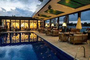 Maroko Bayshore Suites