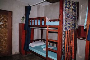Sinag Hostel - Adults Only