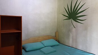 Sinag Hostel - Adults Only