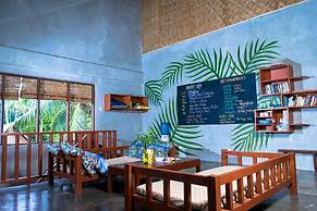 Sinag Hostel - Adults Only