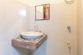 Sinag Hostel - Adults Only