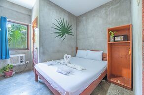 Sinag Hostel - Adults Only