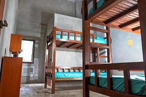 Sinag Hostel - Adults Only