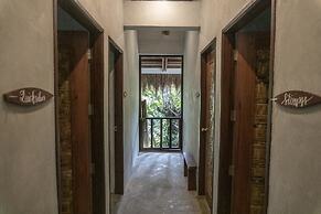 Sinag Hostel - Adults Only