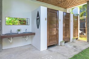 Sinag Hostel - Adults Only