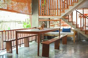 Sinag Hostel - Adults Only