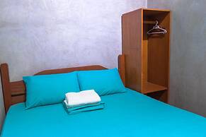 Sinag Hostel - Adults Only