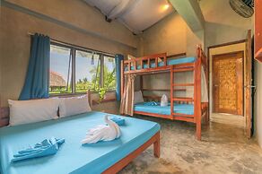 Sinag Hostel - Adults Only
