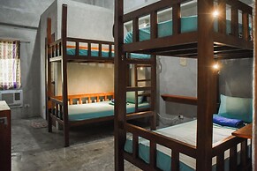 Sinag Hostel - Adults Only