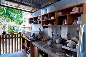 Sinag Hostel - Adults Only