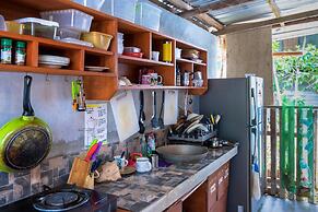 Sinag Hostel - Adults Only