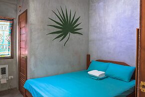 Sinag Hostel - Adults Only