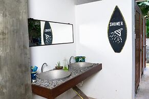Sinag Hostel - Adults Only