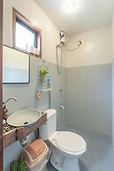 Sinag Hostel - Adults Only