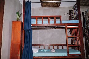 Sinag Hostel - Adults Only