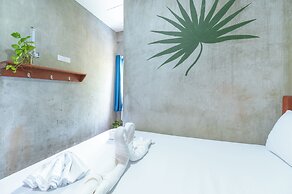 Sinag Hostel - Adults Only