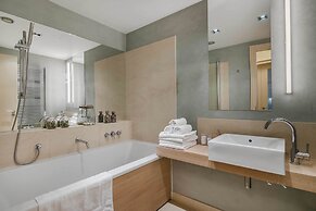 Luxury Center APT by Michal&Friends