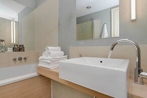 Luxury Center APT by Michal&Friends