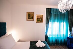 Center Luxury Rooms 1