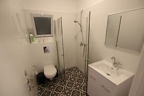 Arendalzrail Apartments - Balfour St. 61