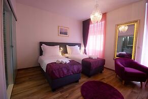 Center Luxury Rooms 3