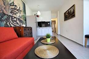 Arendalzrail Apartments -Rothschild St.8