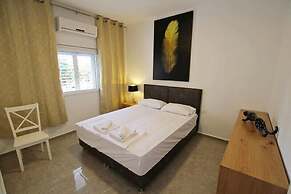 Arendalzrail Apartments Khana Szenes St.