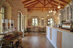 Akrolithi Guesthouse