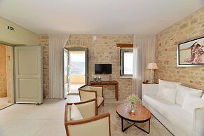 Akrolithi Boutique Hotel