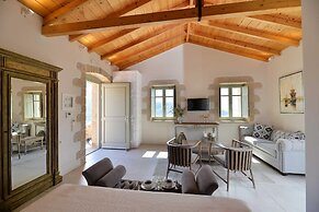 Akrolithi Boutique Hotel