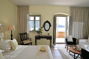 Akrolithi Boutique Hotel