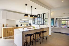 Mythic Suites & Villas by MJ Holidays