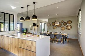 Mythic Suites & Villas by MJ Holidays