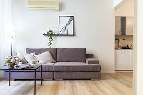 Pastoral at the heart of Rothchild Blv.