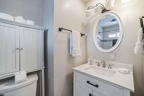 Las Vegas - 5 Mins From The Strip 4 Bedroom Home by RedAwning