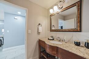 Las Vegas - 5 Mins From The Strip 4 Bedroom Home by RedAwning