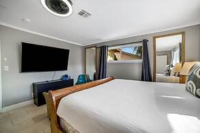 Las Vegas - 5 Mins From The Strip 4 Bedroom Home by RedAwning