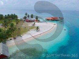 Private wood Cabins on San Blas island - private bathroom