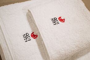 Apart Hotel Quijote by DOT Suites