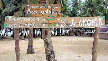 Cabins in Asserya Island - San Blas paradise - meals included